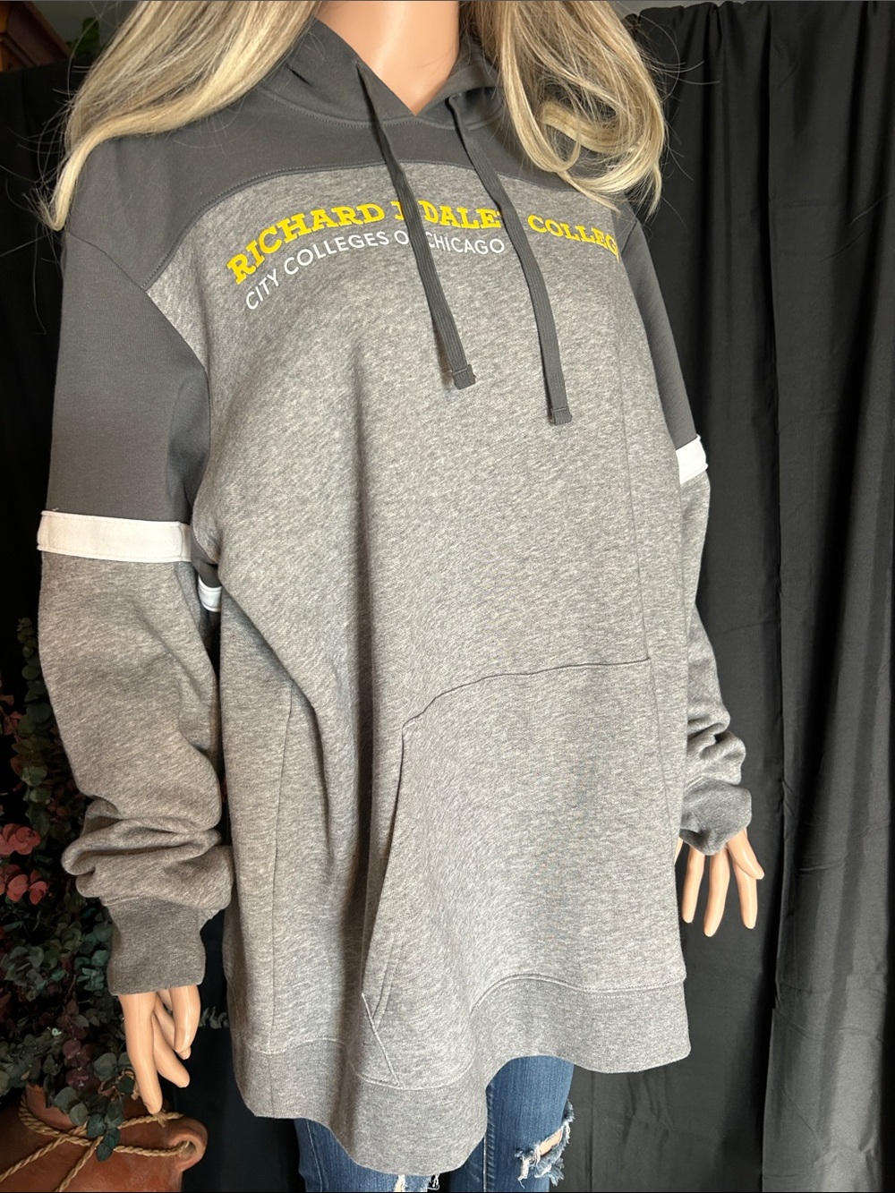 NWOT SPORT TEC CHICAGO DALY COLLEGE UNISEX SWEATSHIRT XL